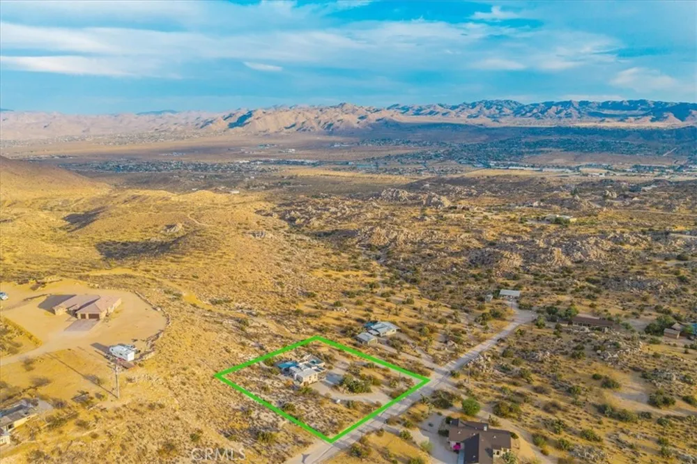 5484 Paisano Yucca Valley, CA 92284