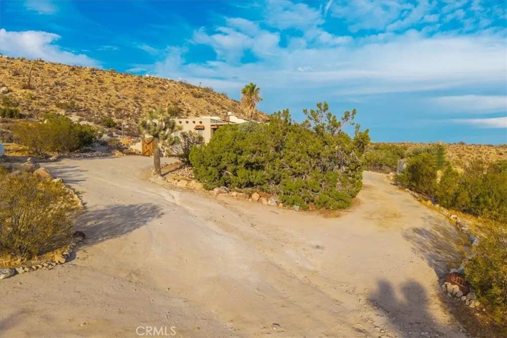 5484 Paisano Yucca Valley, CA 92284
