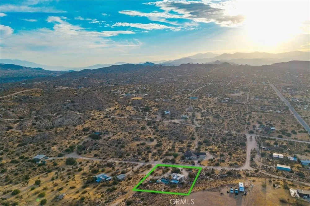5484 Paisano Yucca Valley, CA 92284