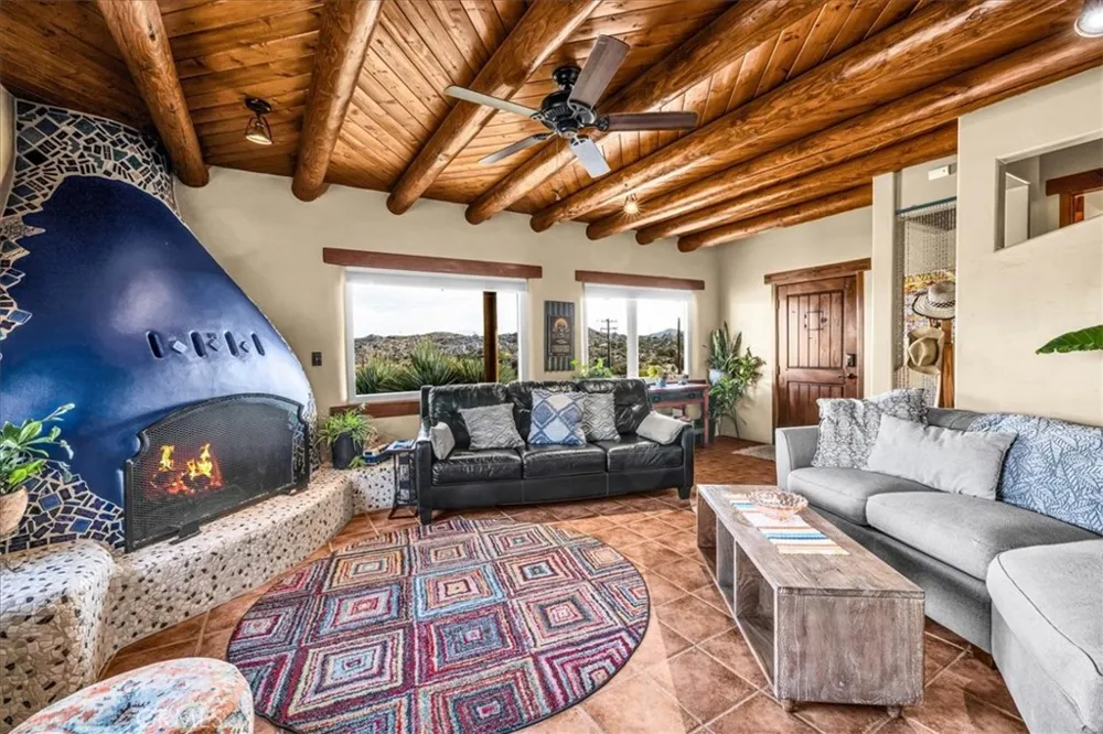 5484 Paisano Yucca Valley, CA 92284