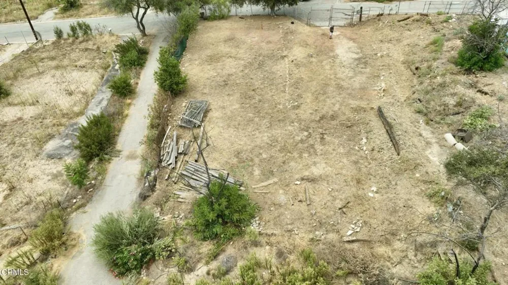 3698 Fair Oaks Avenue Altadena, CA 91001