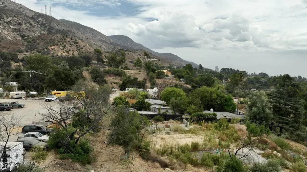 3698 Fair Oaks Avenue Altadena, CA 91001