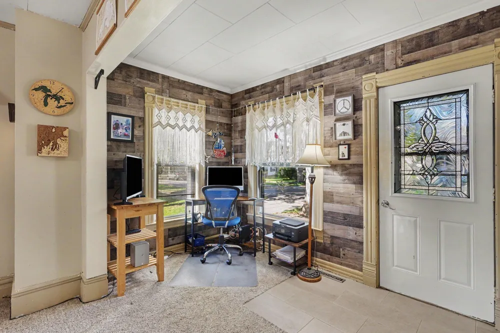 812 6th Avenue Lake Odessa, MI 48849