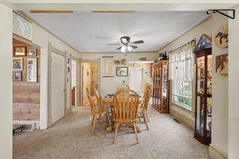 812 6th Avenue Lake Odessa, MI 48849