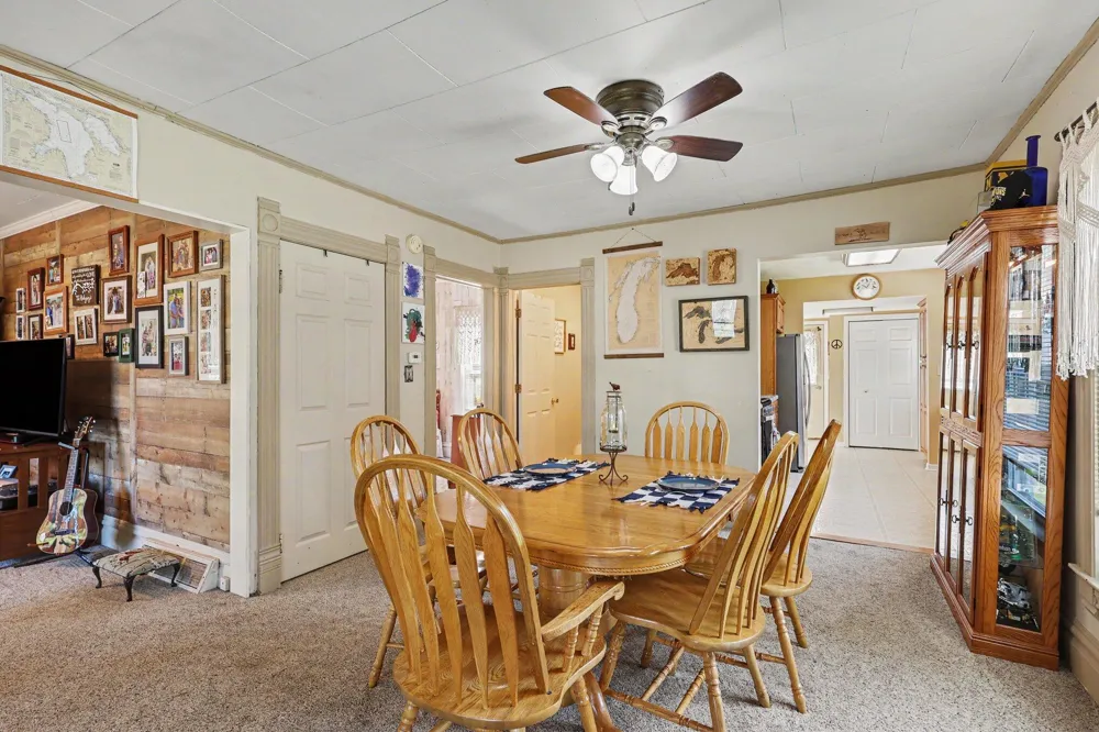 812 6th Avenue Lake Odessa, MI 48849