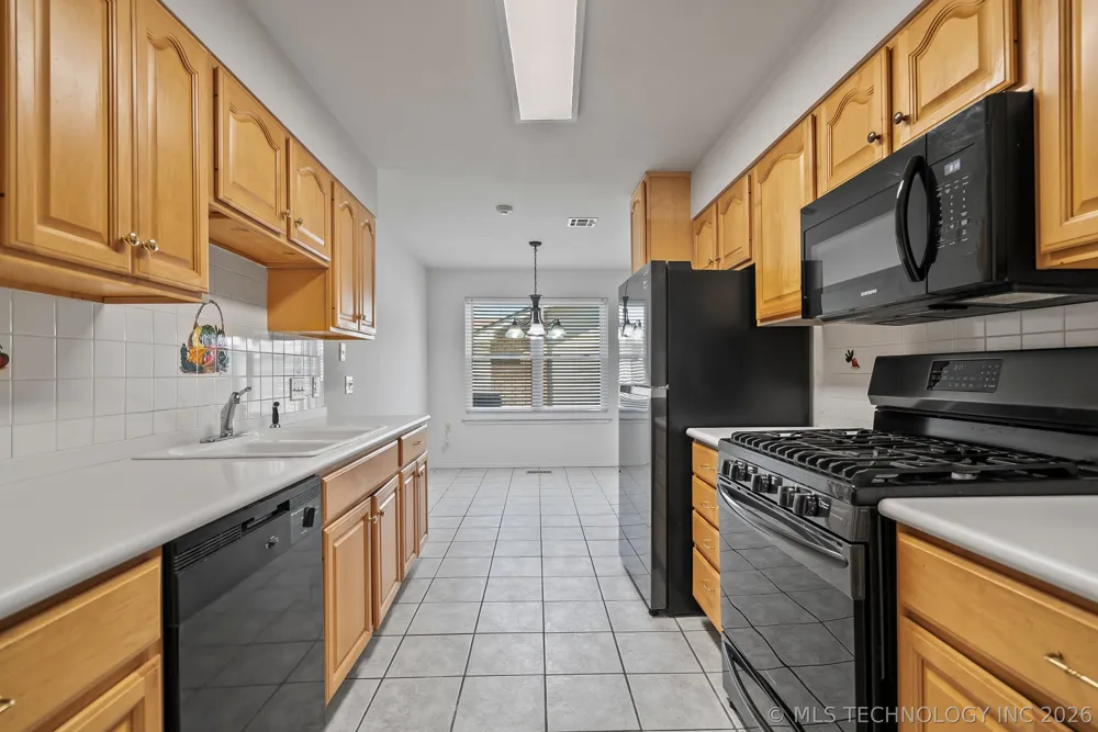 11117 S Nandina Avenue Jenks, OK 74037