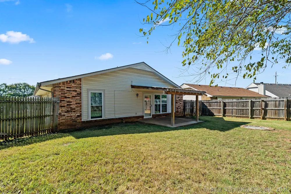 11117 S Nandina Avenue Jenks, OK 74037