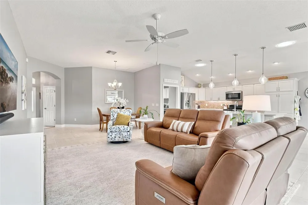5835 HENSLEY AVENUE The Villages, FL 32163