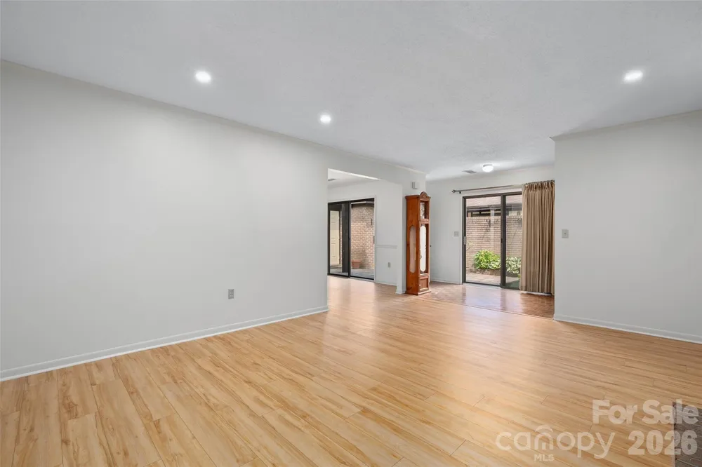 26 Lodge Lane Waynesville, NC 28786
