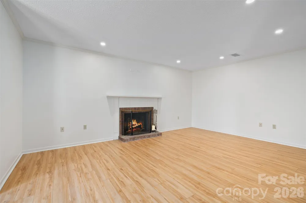 26 Lodge Lane Waynesville, NC 28786