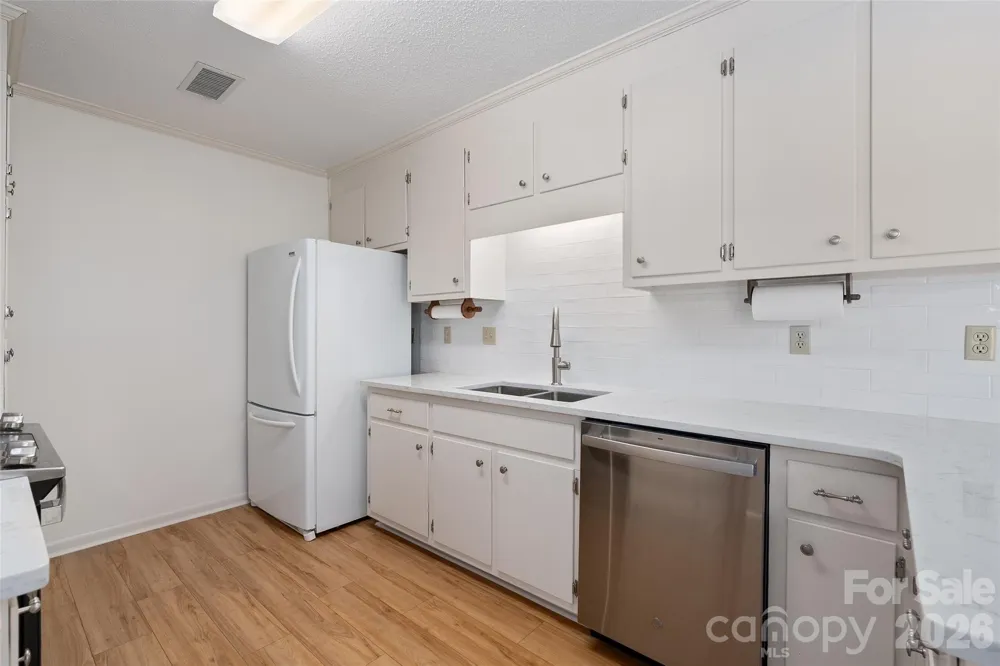 26 Lodge Lane Waynesville, NC 28786