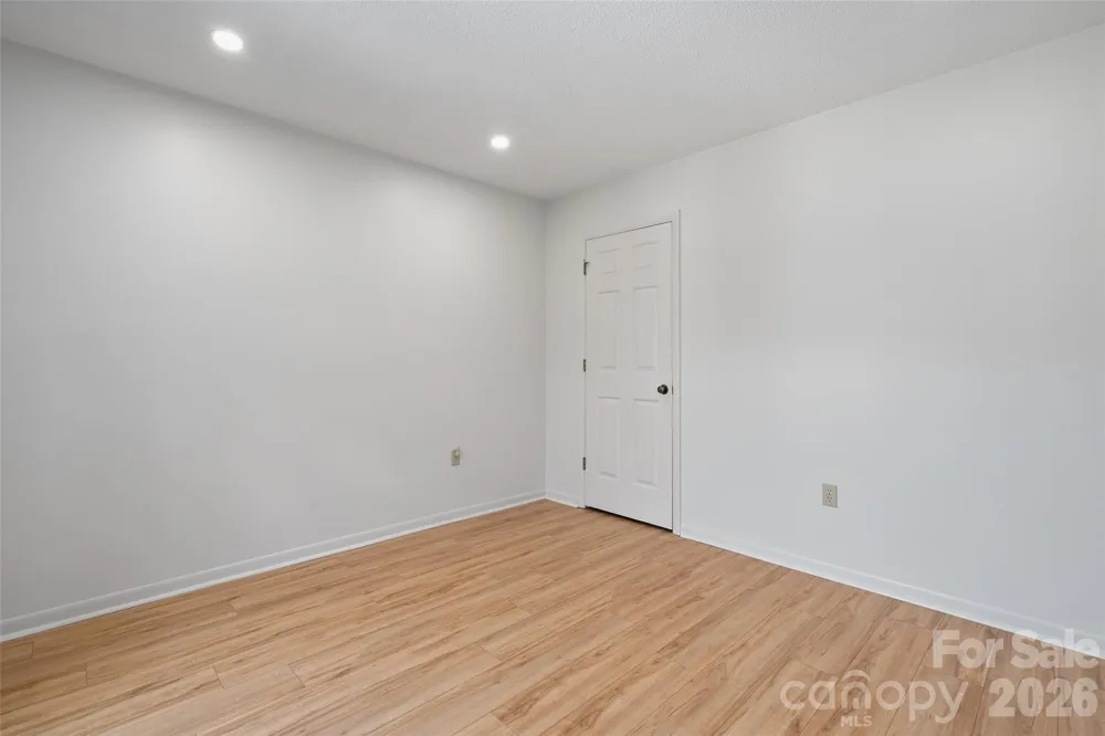 26 Lodge Lane Waynesville, NC 28786