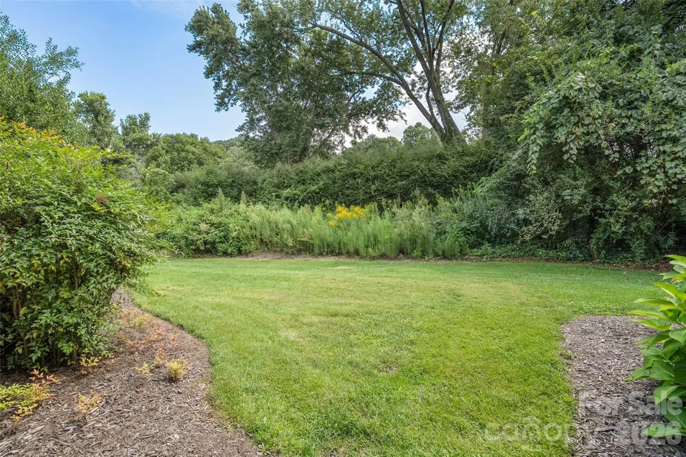 26 Lodge Lane Waynesville, NC 28786