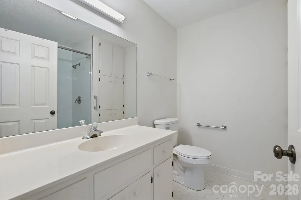 26 Lodge Lane Waynesville, NC 28786