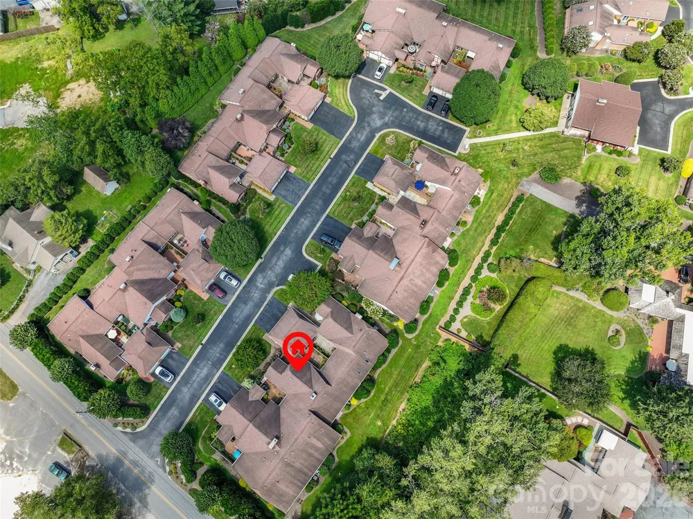 26 Lodge Lane Waynesville, NC 28786