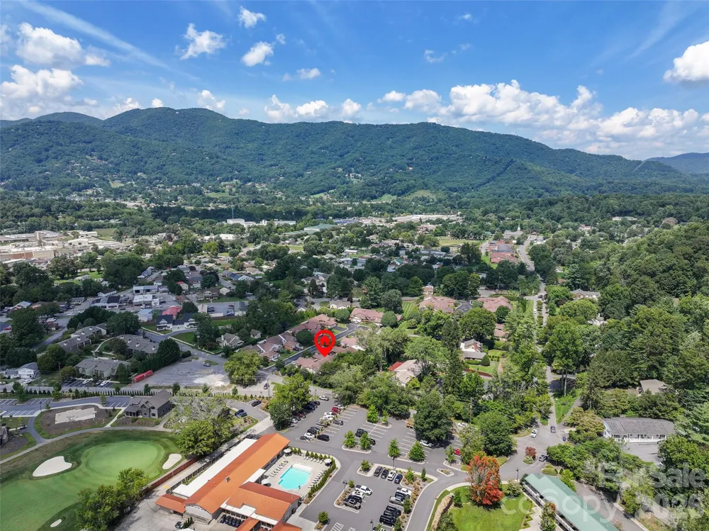 26 Lodge Lane Waynesville, NC 28786