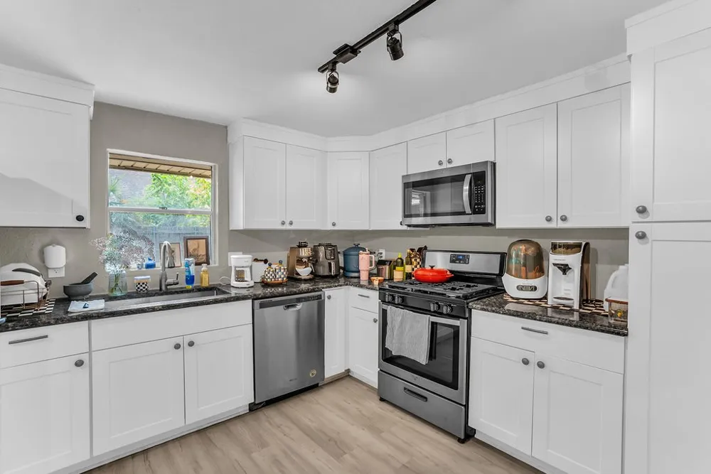 2416 Summer Place Drive Irving, TX 75062