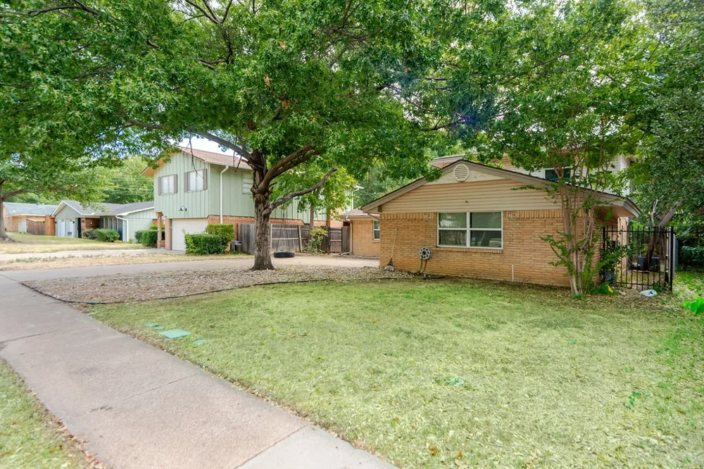 2416 Summer Place Drive Irving, TX 75062