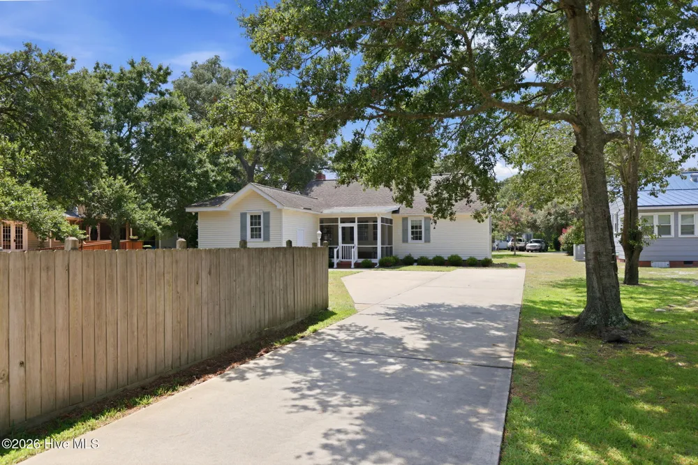116 Noyes Avenue Morehead City, NC 28557