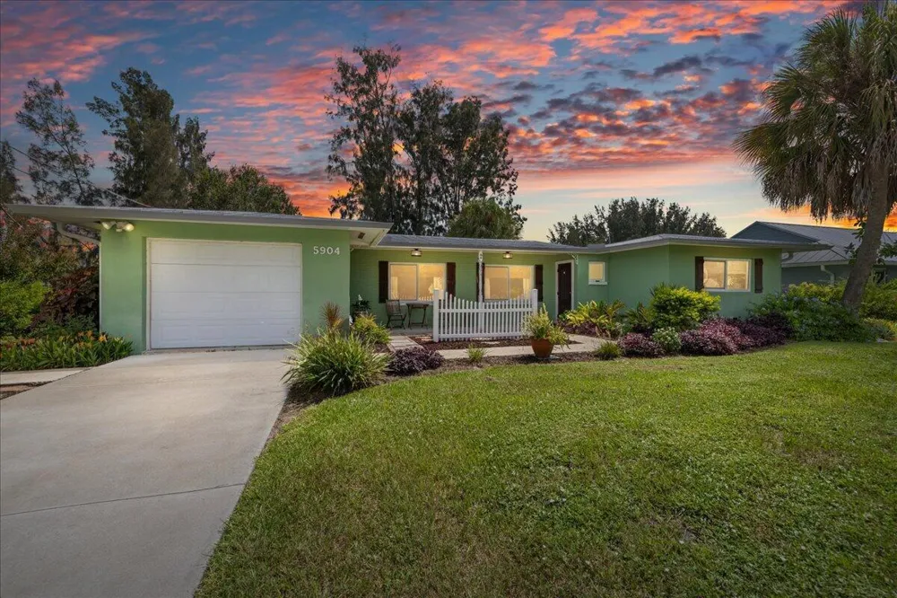 5904 Killarney Avenue Fort Pierce, FL 34951