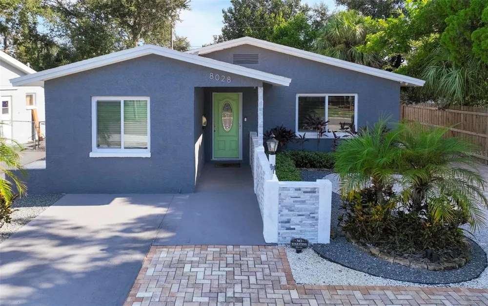 8028 25TH AVENUE St Petersburg, FL 33710