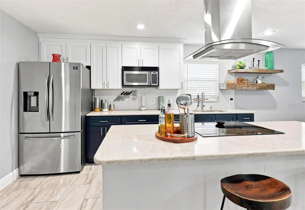 8028 25TH AVENUE St Petersburg, FL 33710