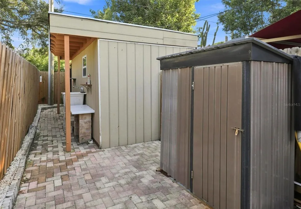 8028 25TH AVENUE St Petersburg, FL 33710