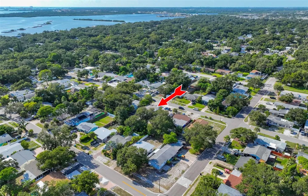 8028 25TH AVENUE St Petersburg, FL 33710