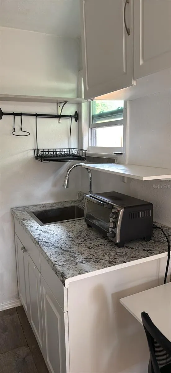 8028 25TH AVENUE St Petersburg, FL 33710