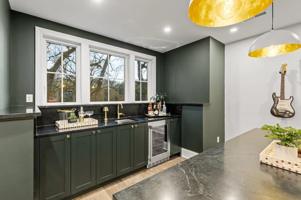 4717 Meadow Road Edina, MN 55424