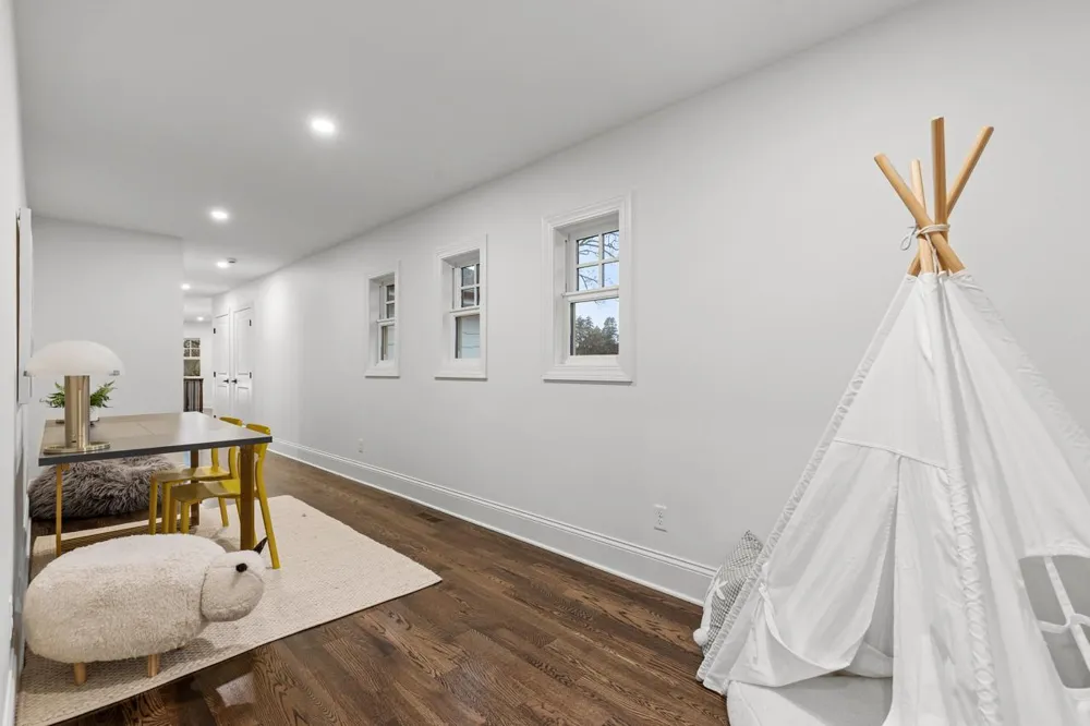 4717 Meadow Road Edina, MN 55424