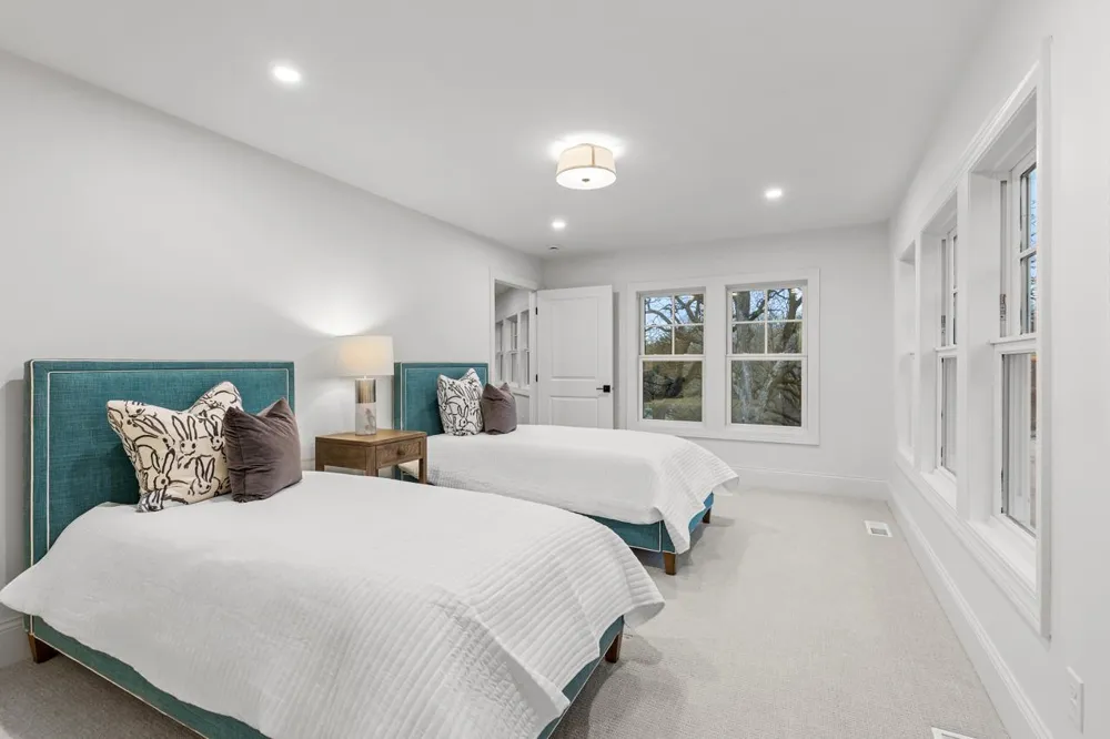4717 Meadow Road Edina, MN 55424