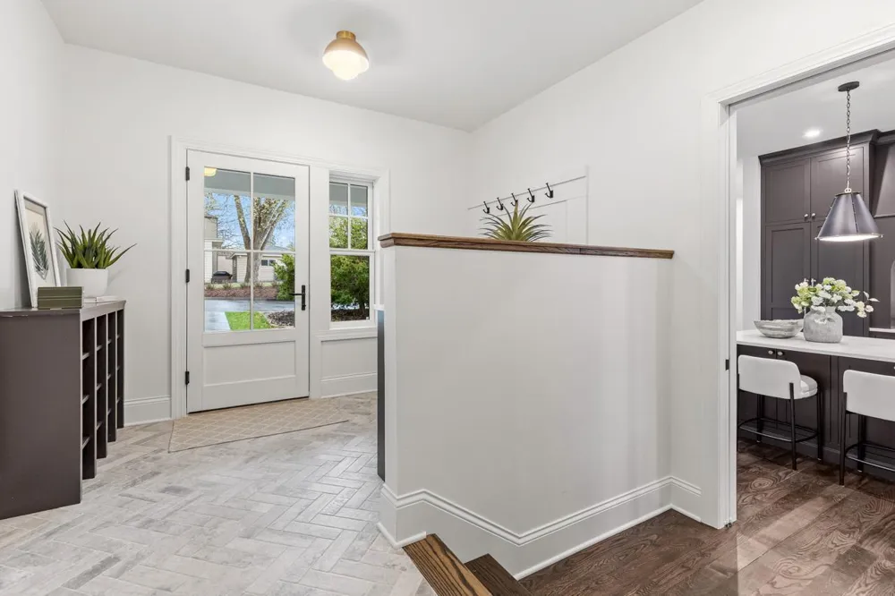 4717 Meadow Road Edina, MN 55424