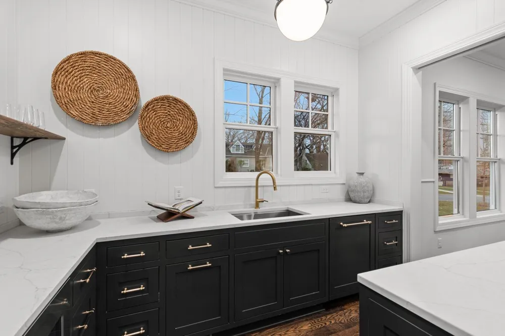 4717 Meadow Road Edina, MN 55424