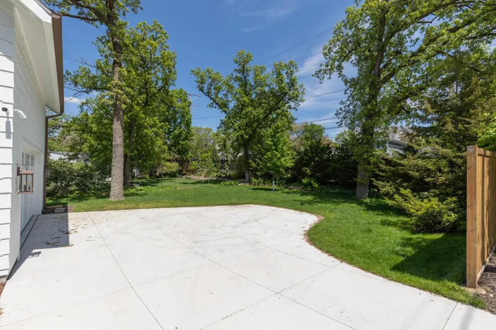 4717 Meadow Road Edina, MN 55424