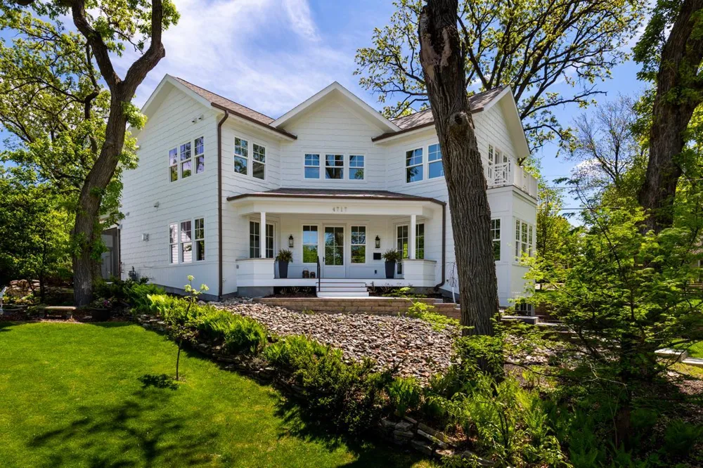 4717 Meadow Road Edina, MN 55424
