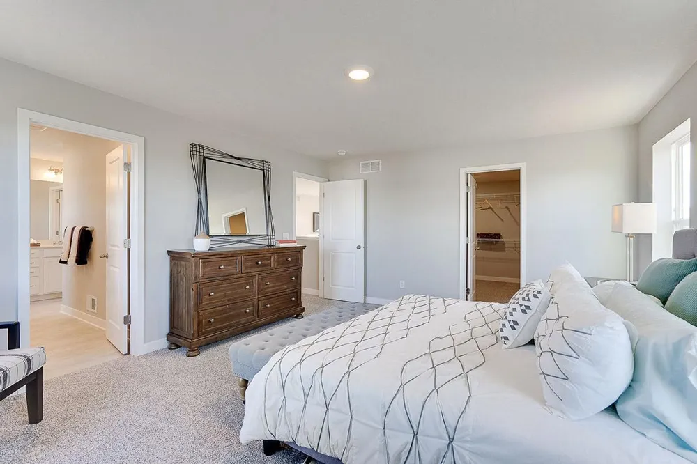 1698 Oak Creek Pass Chaska, MN 55318