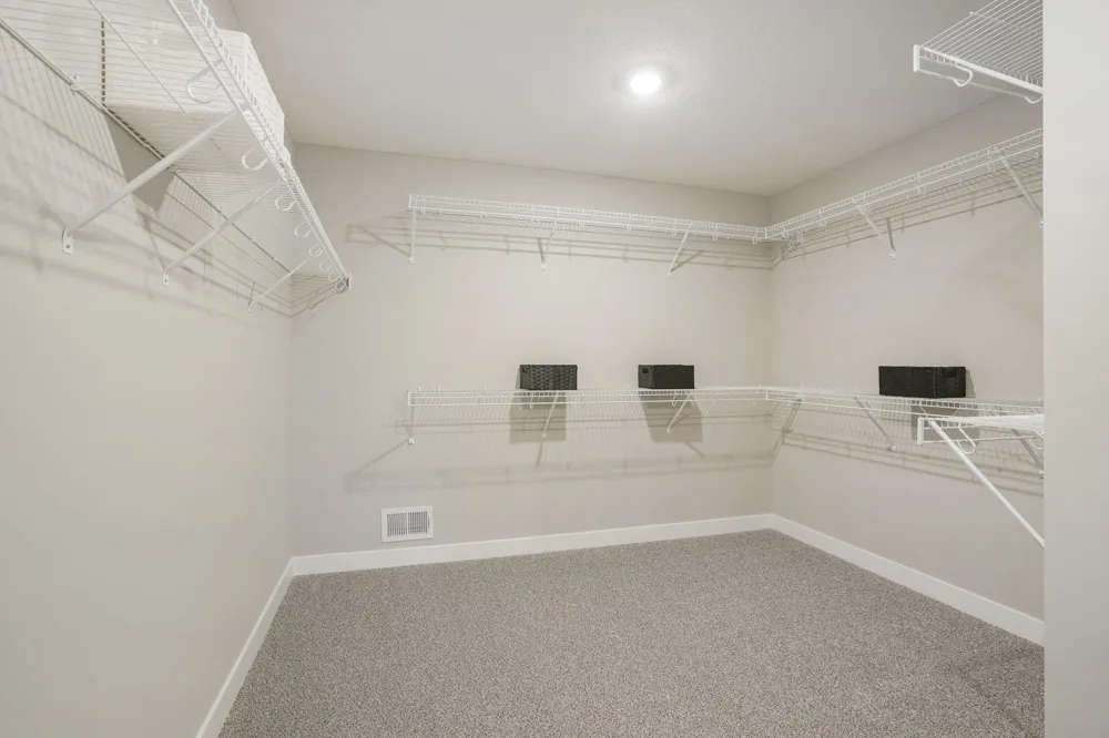1698 Oak Creek Pass Chaska, MN 55318