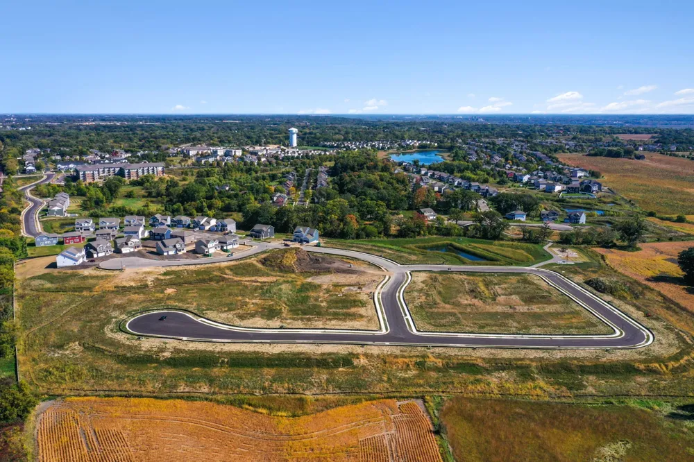 1698 Oak Creek Pass Chaska, MN 55318