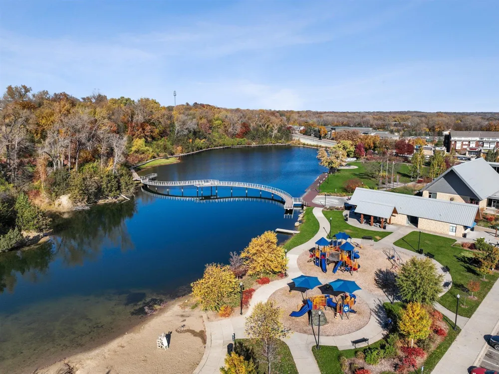 1698 Oak Creek Pass Chaska, MN 55318