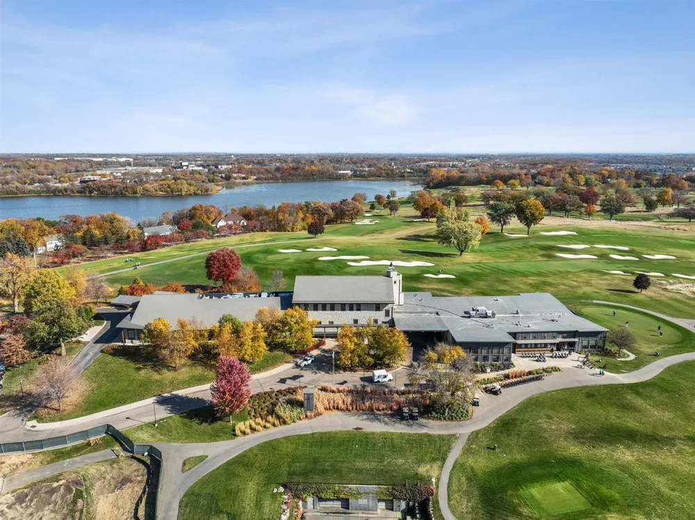 1698 Oak Creek Pass Chaska, MN 55318