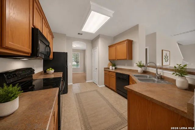 5706 Sendero Spg San Antonio, TX 78251