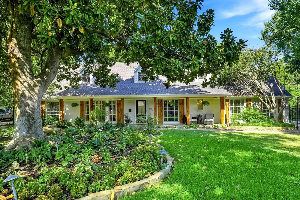 933 Blue Lake Circle Richardson, TX 75080