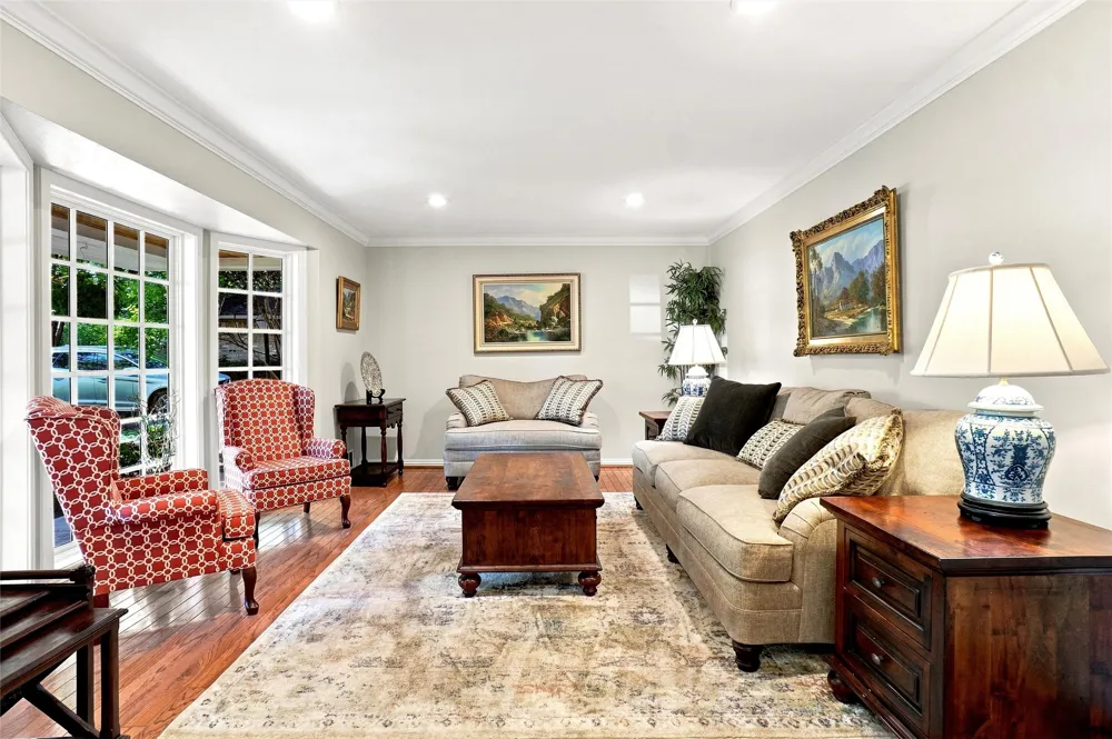 933 Blue Lake Circle Richardson, TX 75080