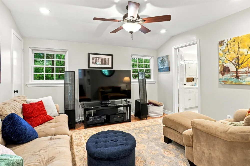 933 Blue Lake Circle Richardson, TX 75080