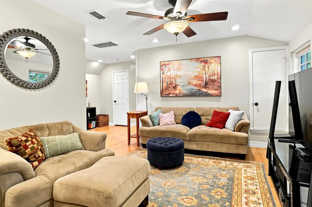 933 Blue Lake Circle Richardson, TX 75080