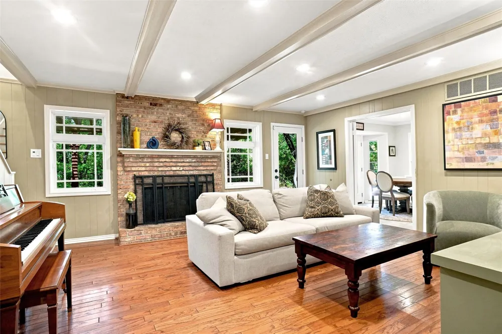 933 Blue Lake Circle Richardson, TX 75080