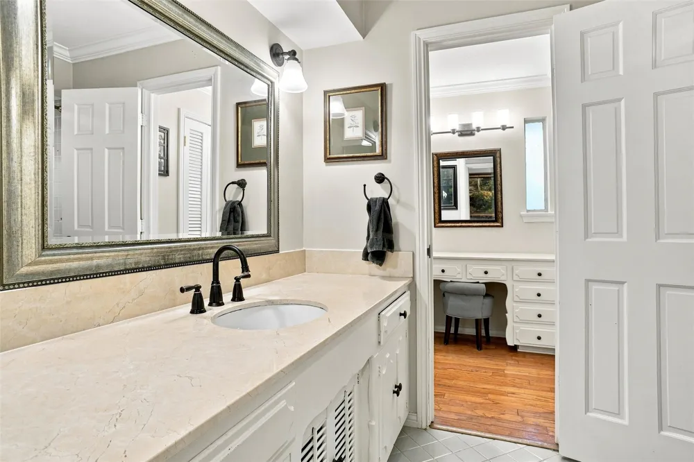 933 Blue Lake Circle Richardson, TX 75080