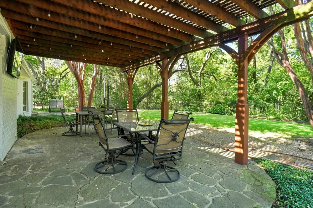 933 Blue Lake Circle Richardson, TX 75080