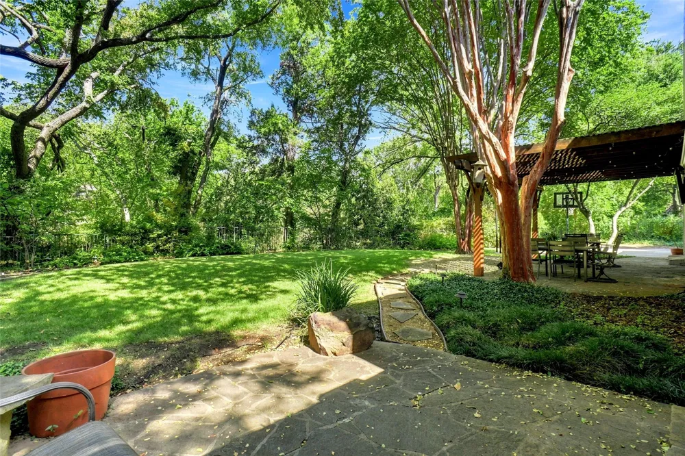 933 Blue Lake Circle Richardson, TX 75080